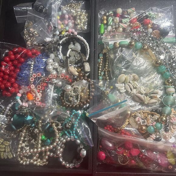 J409 Bead Craft Bulk Bundle of Jewelry - Picture 1 of 2